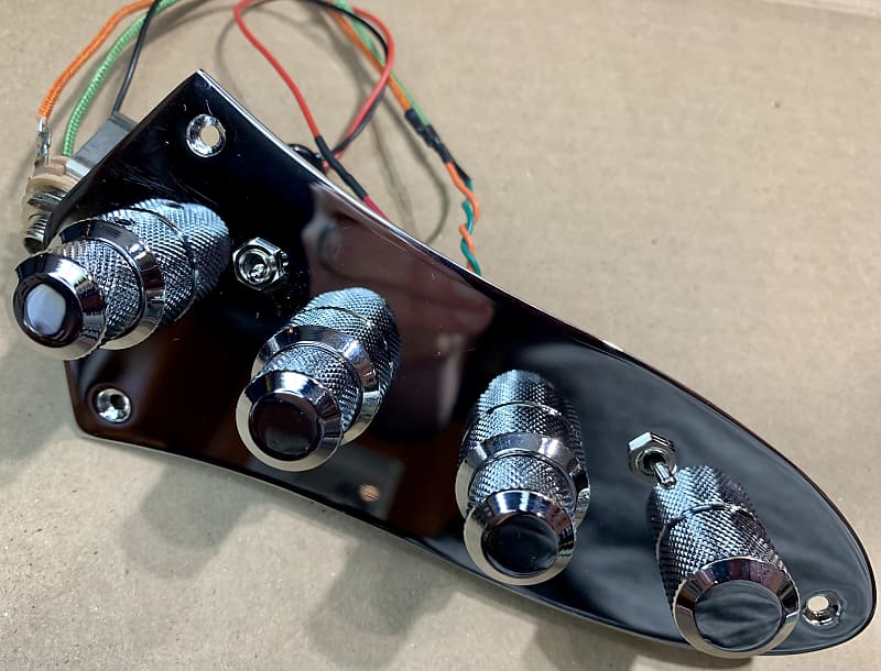 John East J Retro Deluxe Bass Preamp Chrome Reverb