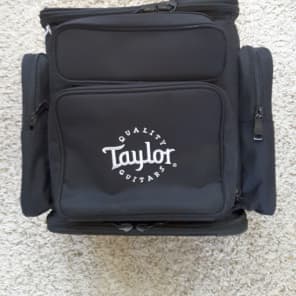 Guitar accessory outlet bag