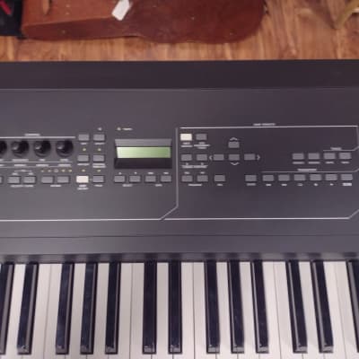 Yamaha KX8 - 88 Weighted Controller Workstation image 3