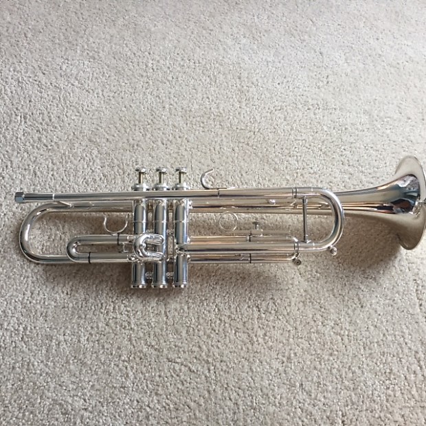 Getzen SIlver-Plated Eterna Classic 900s Bb trumpet, used