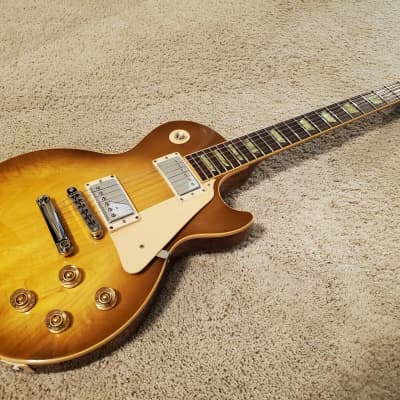Gibson Les Paul Classic Honeyburst image 3