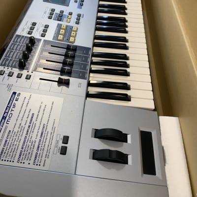 Yamaha Motif ES 6