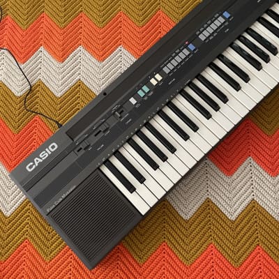 Casio Keyboard Synth - 1980’s Made in Japan 🇯🇵 - Killer 80’s M83 Tones! - Mint Condition! - Nice Onboard Drums! -