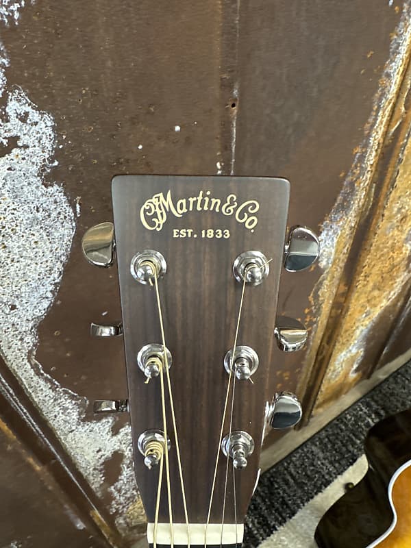 MARTIN OMC28E CHITARRA ACUSTICA ELETTRIFICATA SPALLA MANCANTE OMC-28E -  Chitarre acustiche Folk elettrificate - Chitarre / Amplificatori /  strumenti a plettro /Effetti