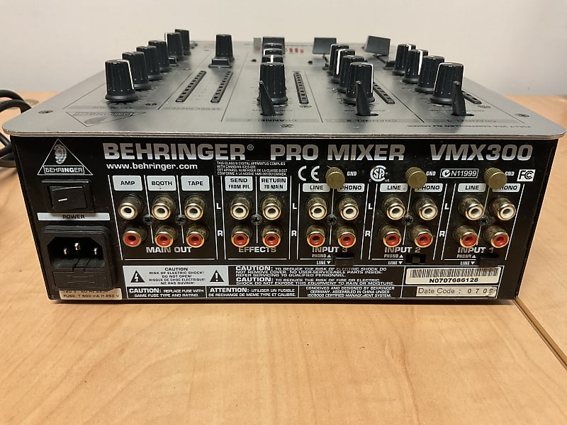 Behringer VMX 300 | Reverb