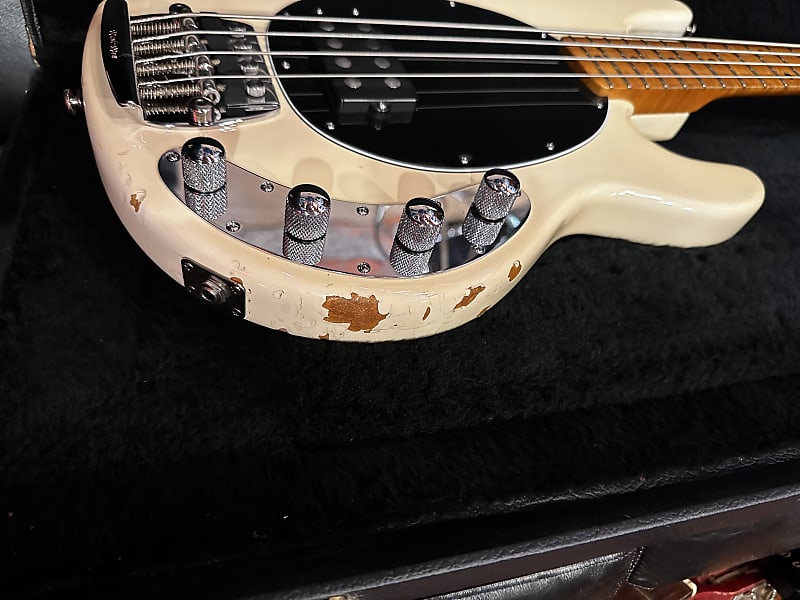【オム】MusicMan StingRay 1988年製 3EQ メイプル 中古】Musicman Stingray 1988年製 - 神奈川県の中古楽器店