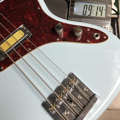 Fender Jazz Bass Gold Foil 2023 - Daphne Blue image 6