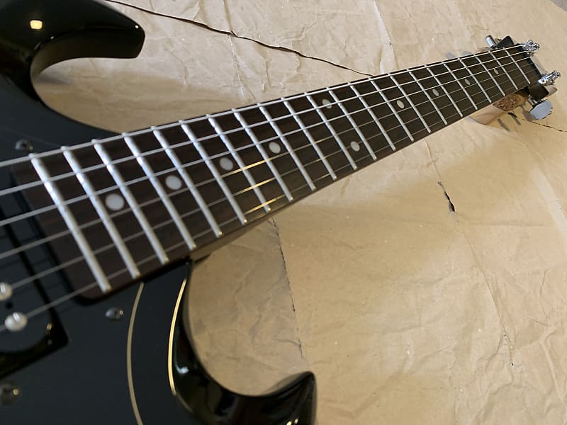 Epiphone SG G-310 1995 - Ebony Made in Korea Samick factory Epiphone SG G-310 1995 - Ebony Made in Korea Samick factory