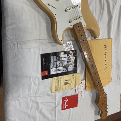 Fender Fender American Vintage '57 Stratocaster USA 2001 - vintage white image 10