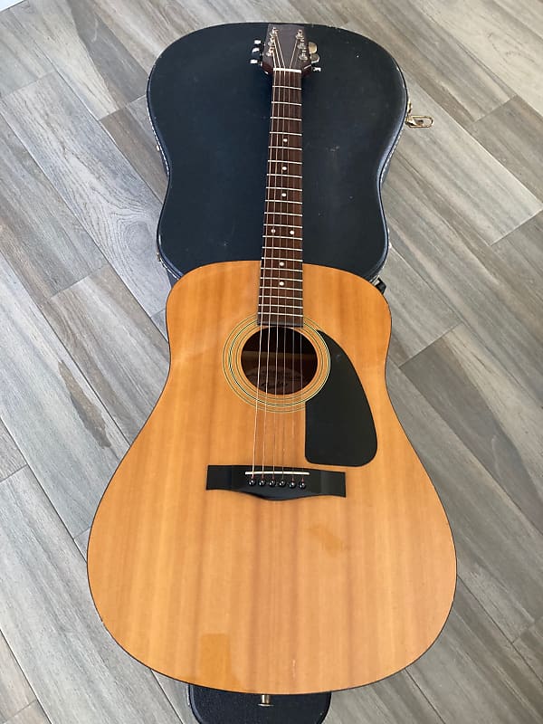Fender Gemini II Acoustic Guitar with pickup & hard case