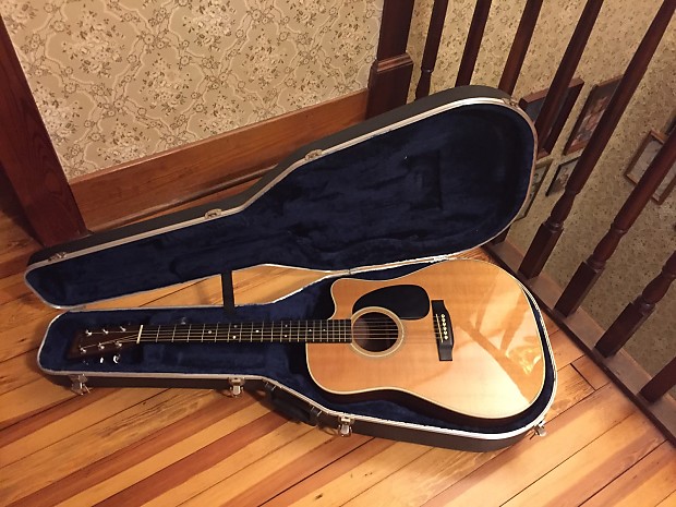 Classic Martin D 28 Dreadnought with Cutaway DC 28 1994 Vintage Natural