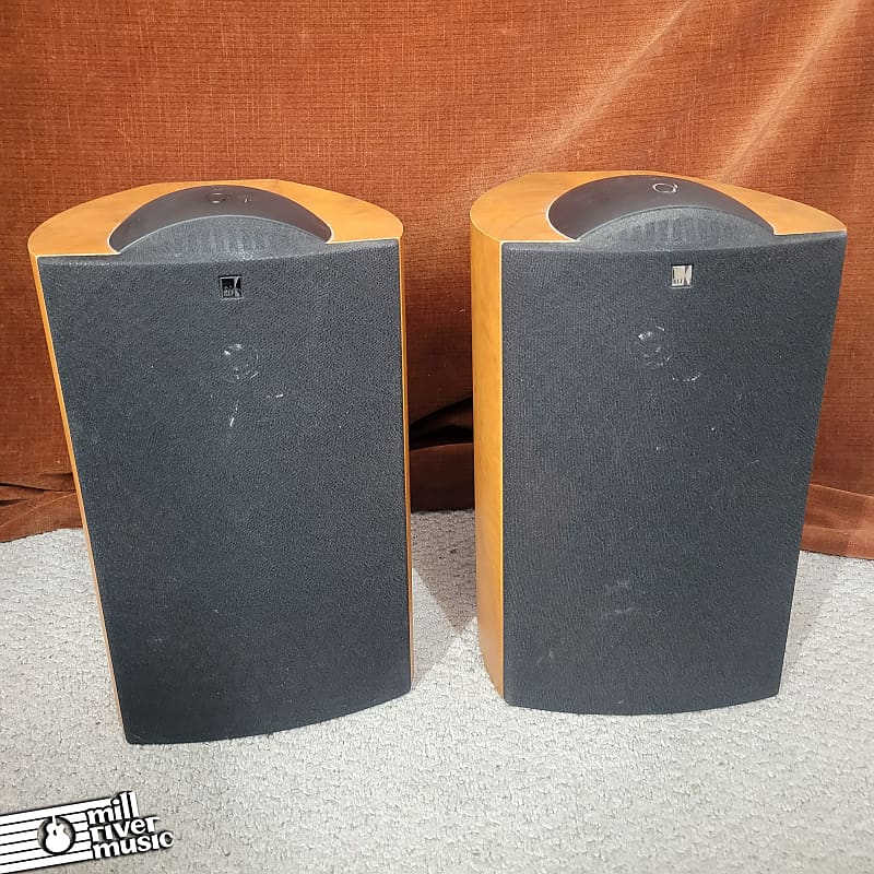 KEF Q1 Stereo Pair Bookshelf Speakers Used | Reverb