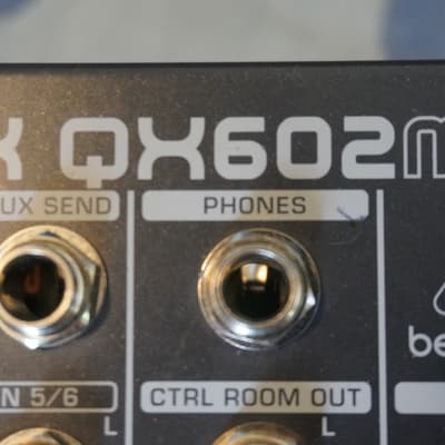 Behringer Xenyx QX602MP3 6-Input Mixer image 6