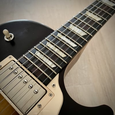Gibson Les Paul Tribute (2021), Satin Tobacco Burst image 16
