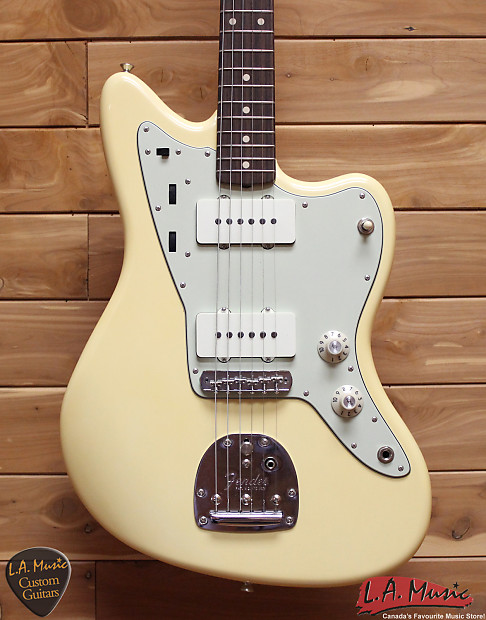 Fender jazzmaster vintage white hotsell