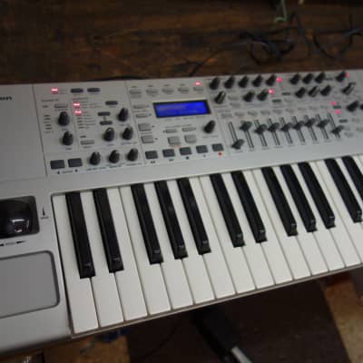 Novation X-Station 49 2004 - Silver (+ manual)