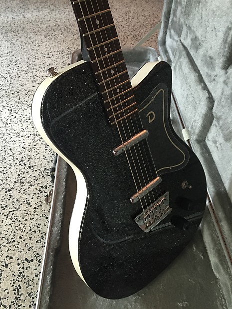 Danelectro baritone case top