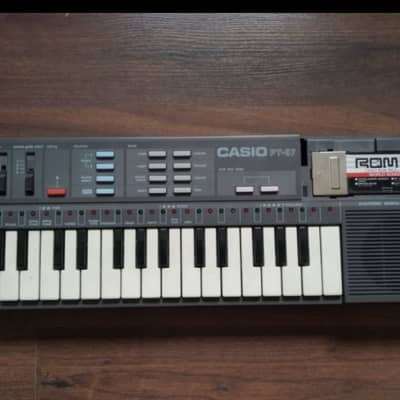 Casio PT-87 32-Key Mini Synthesizer 1980s - Black