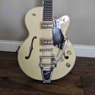 Gretsch G6659T Players Edition Broadkaster Jr. Two-Tone Ivory / Walnut Stain for sale