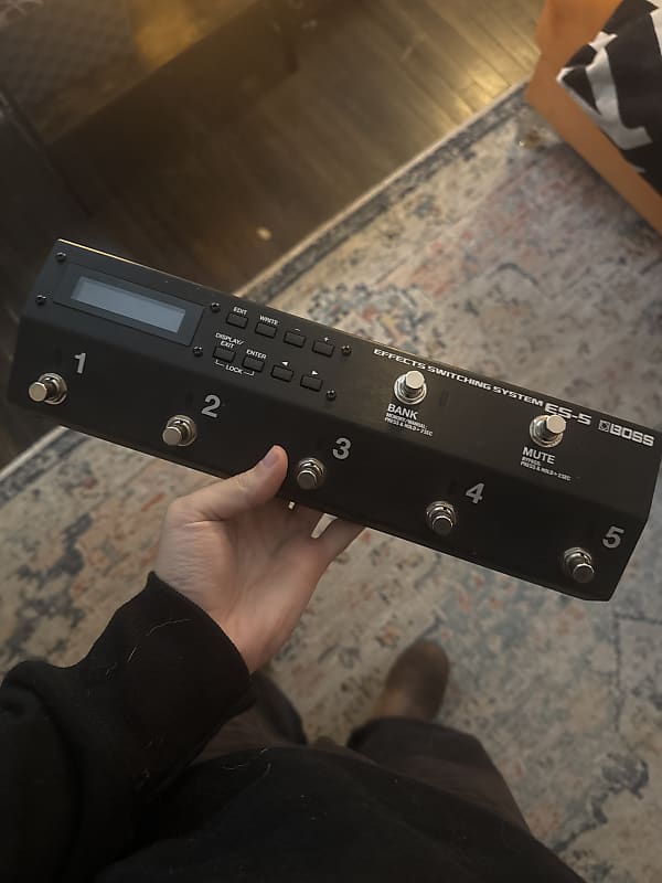 Boss ES-5 Effects Switching System