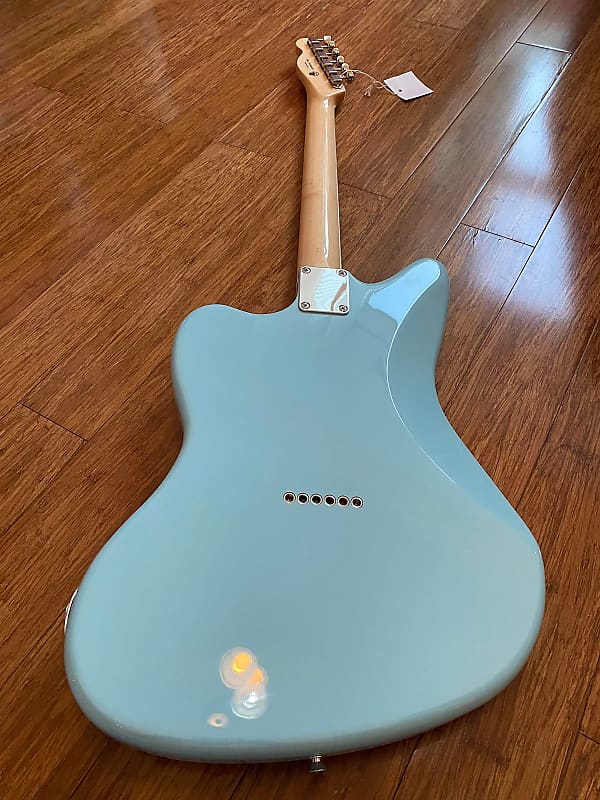 ギター Fender Japan Daphne Blue Offset Tele SKB Fender MIJ Offset Telecaster Daphne Blue 2021 – Chicago