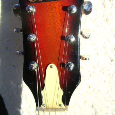 Cameo Guitar, 1960's, Japan, 2 Pickup, Sunburst Finish, Vibrato, Case image 3