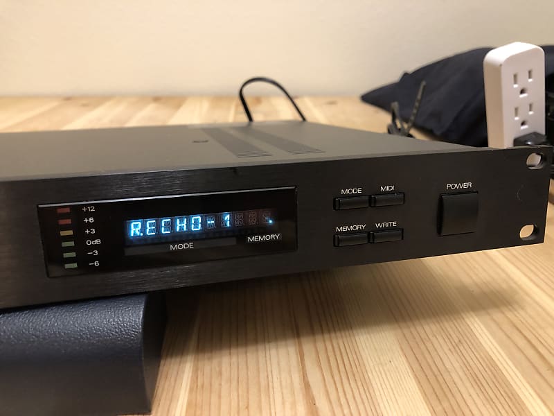 Roland Space Echo Digital Echo RE-3 . MIJ 100V . #C | Reverb