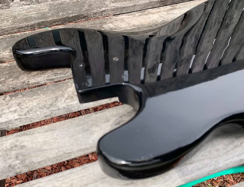 P Bass BODY BLACK EBONY Aged Patina Closet classic INCLUDES P Bass BODY BLACK EBONY Aged Patina Closet classic INCLUDES
