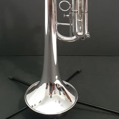 Getzen Eterna 770 Select Trumpet ,2 Mutes, 2 Mouthpieces & Case Silver image 3