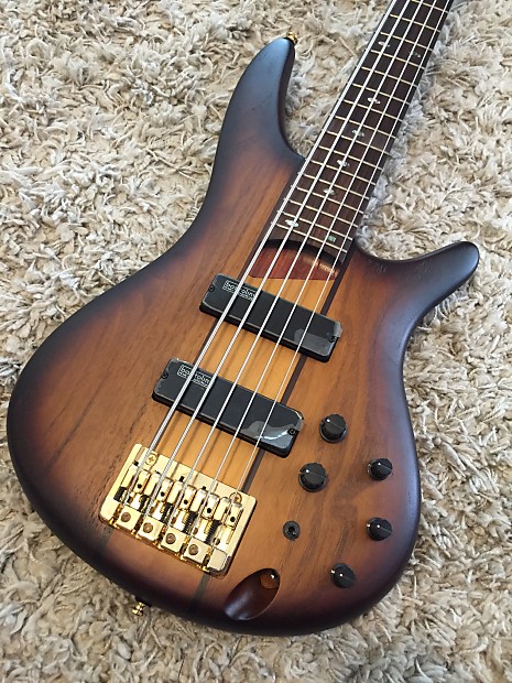 アイバニーズ　Ibanez SR755 5弦ベース Bass Review - Ibanez SR755 5 String P/J Bass - Bass Musician