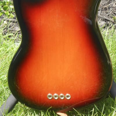 Fender Vintera '60s Mustang Bass 2019 - Present - 3-Color Sunburst image 10