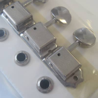 Fender Ping Nickel Vintage Tuners with Bushings 0047912049 image 2