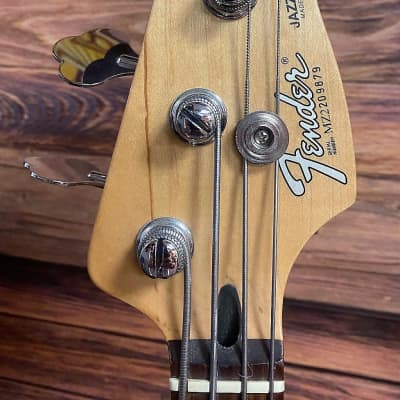 Fender Standard Jazz Bass Fretless with Rosewood Fingerboard 1997 - 2008 - Brown Sunburst image 4