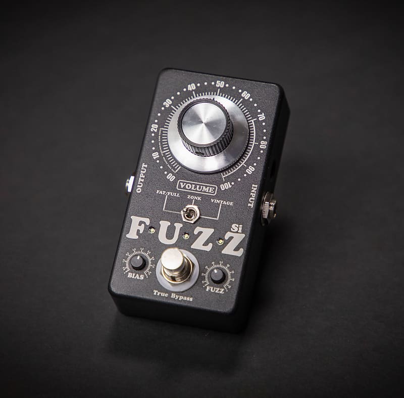 高価値 KING エフェクター TONE Si miniFUZZ GUITAR エフェクター