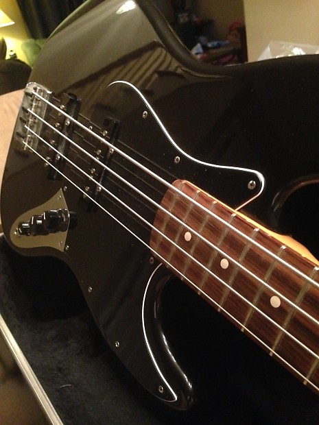 Fender jazz bass black pickguard sale