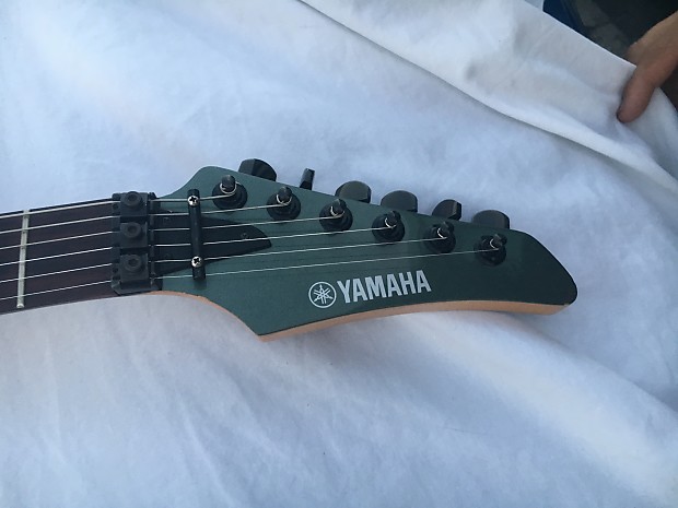 Yamaha RGX 420S Electric Guitar Temolo 24 Frets Metallic Reverb
