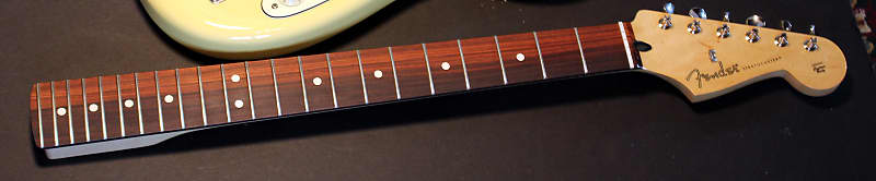 Fender Stratocaster neck 2020 pau ferro / maple image 1