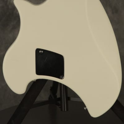 1970's Ovation BREADWINNER White with very early features image 21