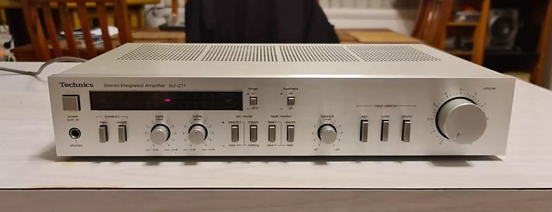 VINTAGE TECHNICS STEREO INTEGRATED AMPLIFIER/PHONO/AUX/JAPAN/110v/220v image 1