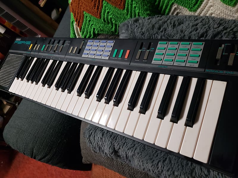 Vintage Yamaha PSR-12 Keyboard 49 Keys from 1987, Great