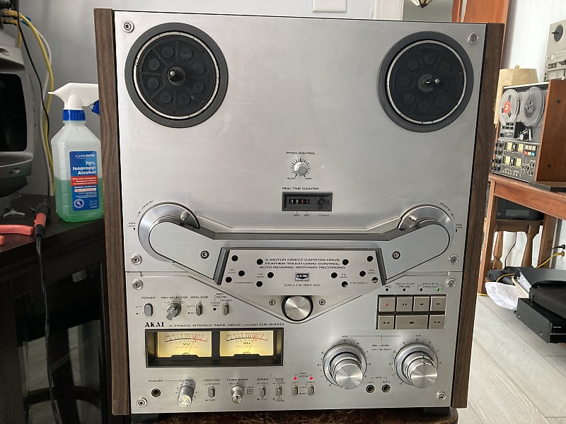 Media unit comprising of an Akai GX-635D stereo reel to reel tape recorder,  Yamaha Q2031B graphic eq