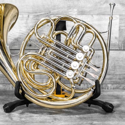 Conn 6D French Horn Outfit image 2