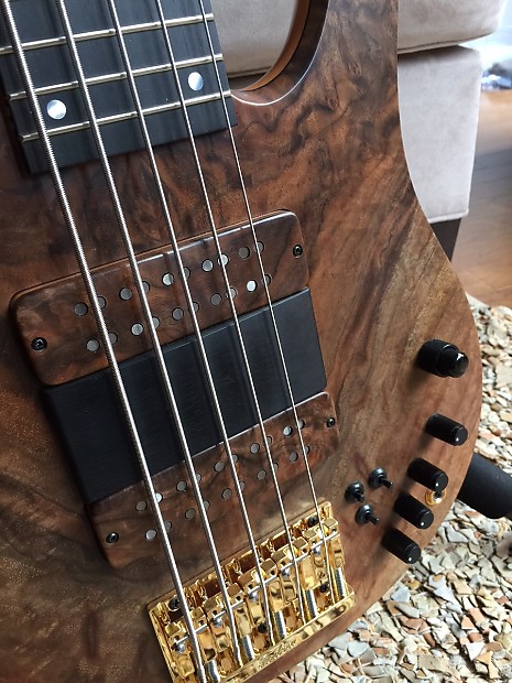 Fodera emperor elite best sale 5 walnut burl