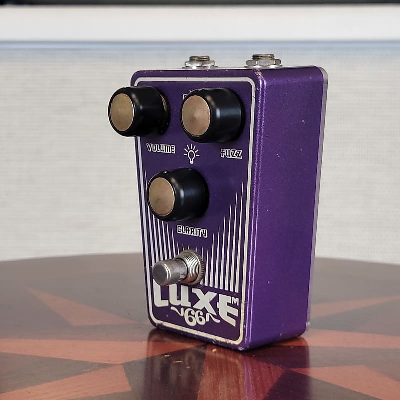 Isle of Tone Luxe 66 Fuzz Pedal with NOS Vintage Parts - Purple