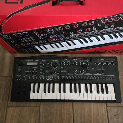 Roland JD-Xi 37-Key Analog/Digital Crossover Synthesizer 2015 - Present - Black
