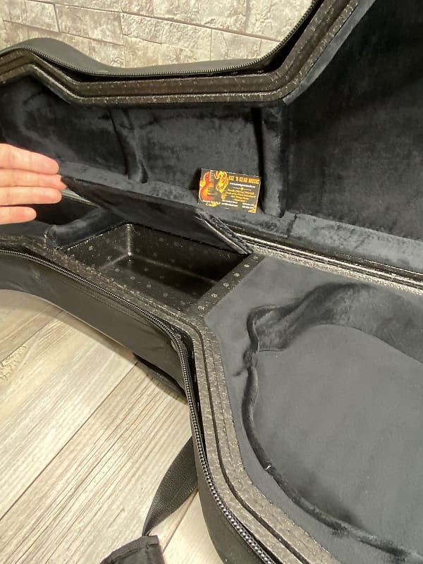 Godin New Ltd. Edition 050826 Multifit Deluxe TRIC Case Gray fits Dreadnaught and 5th Ave Guitars