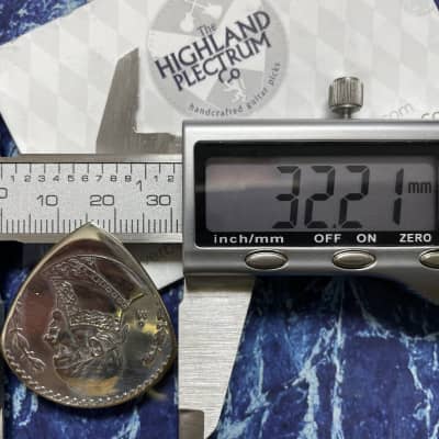 The Highland Plectrum Co. One (Large) Mexican 1966 Silver Peso Coin Pick/Plectrum. image 4