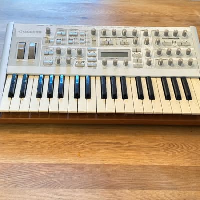 Access Virus TI2 Polar 37-Key Digital Synthesizer 2009 - 2023 - White