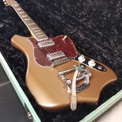 Fender PU2 Maverick Dorado Limited Edition, Firemist Gold, Bigsby Vibrato, W/HSC image 2