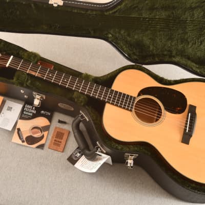 Martin 000-18 Standard Acoustic Guitar #2837441 for sale